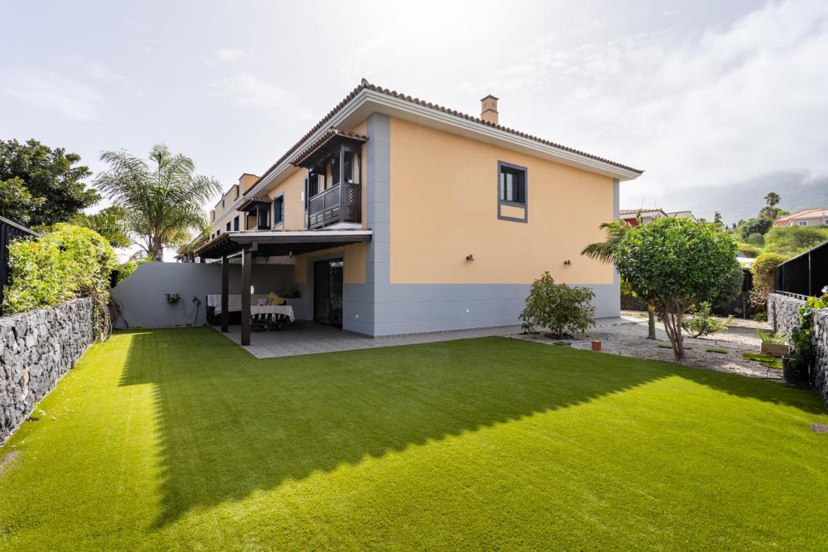 Amplia Casa Familiar con piscina - Housity