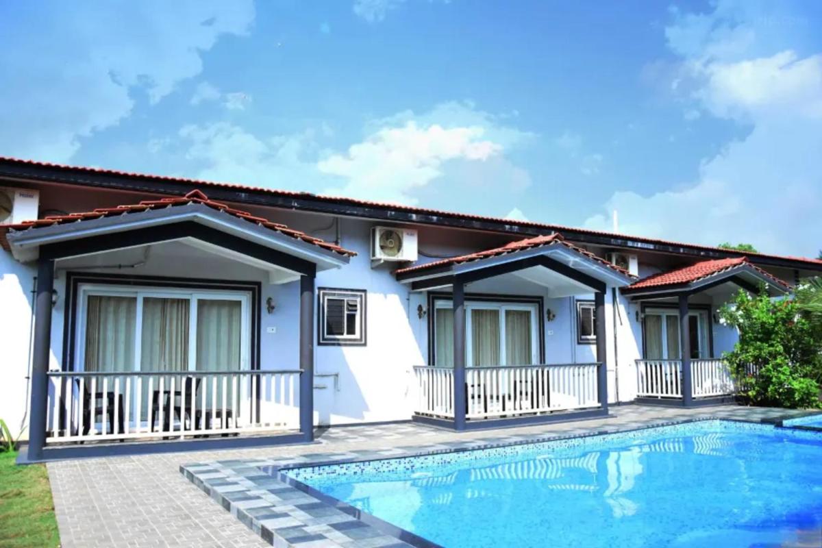 FabEscape Vagator Retreat Resort With Swimming Pool - Nr Vagator Beach - Housity