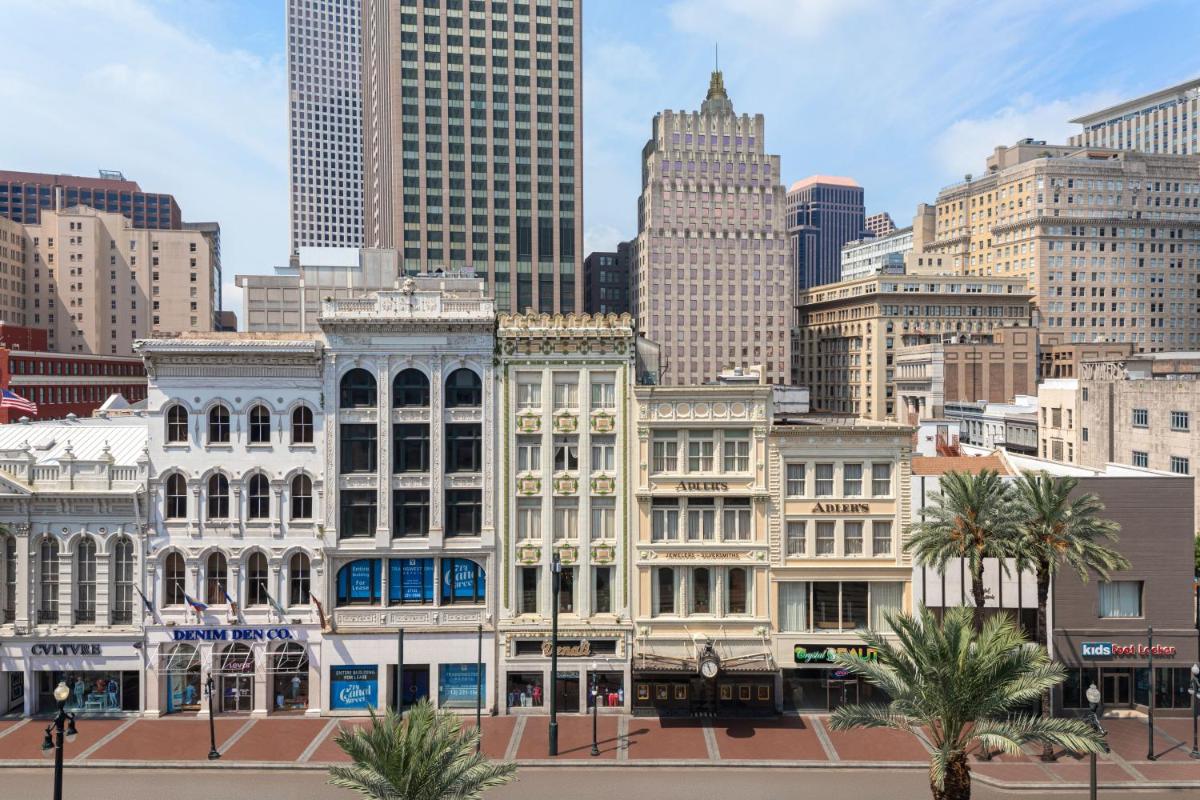 Astor Crowne Plaza- Corner of Bourbon Street - Housity