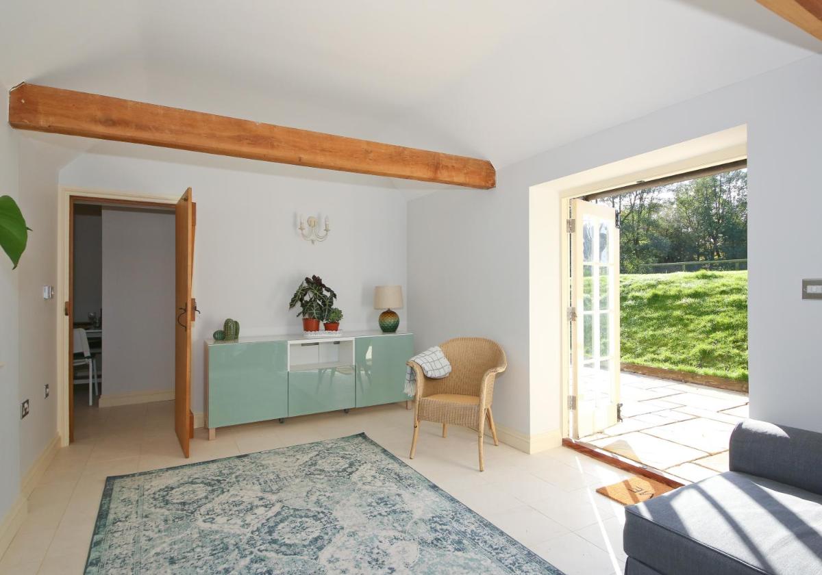The Lavendrye - Housity