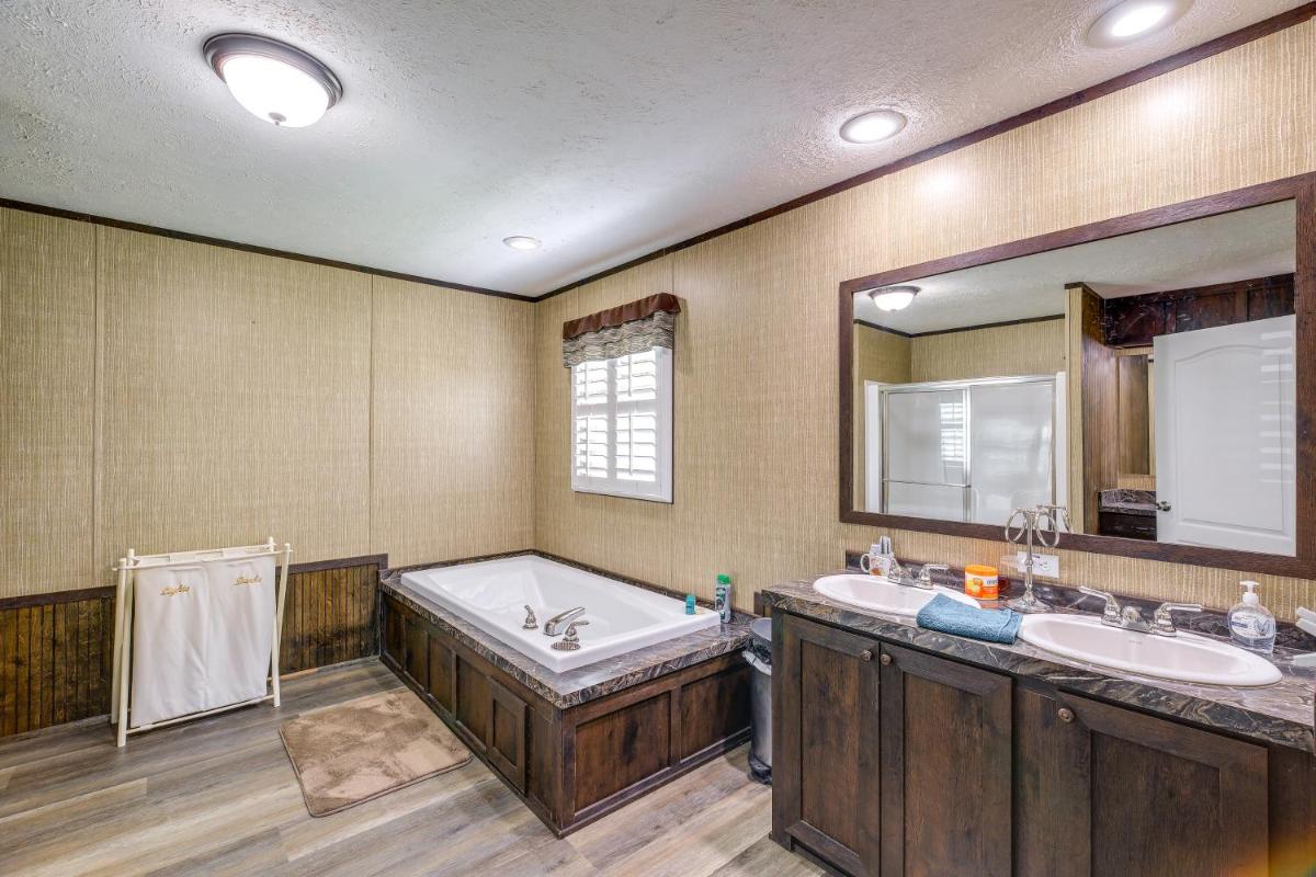 Dog-Friendly Home with Mtn Views in Chilhowie! - Housity