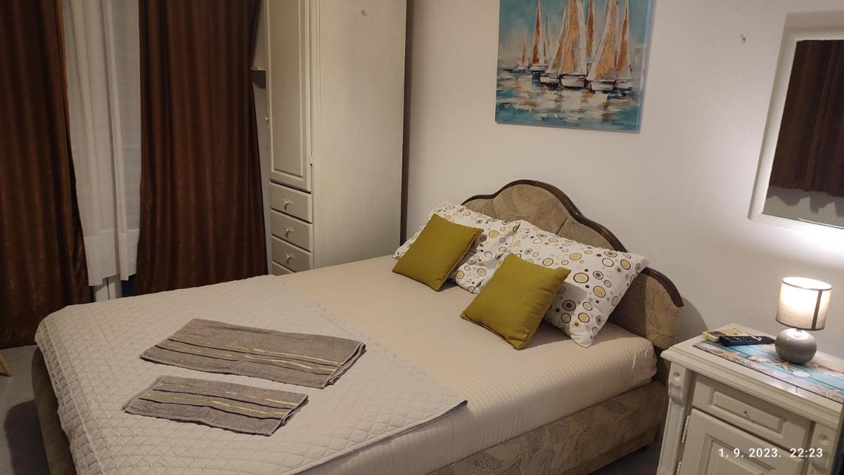 Pejovic Guest House - Housity