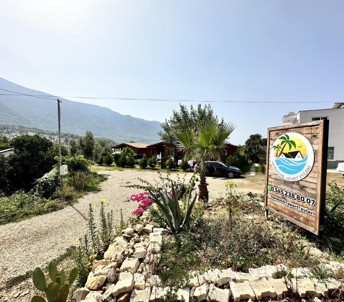 Hurmalık Apart Evleri-Very Close to the Sea Large Garden Bungalow with Barbecue and Swing - Housity