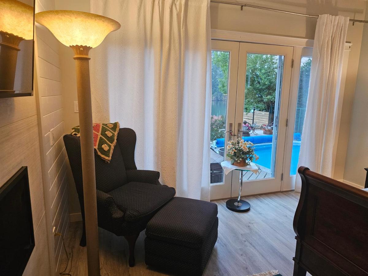 luxury ocean dock pool villa - Housity