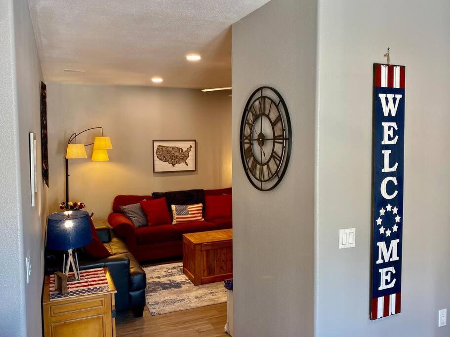 Eagle Nest River Views Hot Tub Games Sleeps 6 - Housity