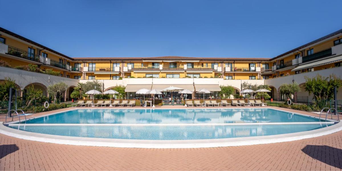 Le Terrazze sul Lago Hotel & Residence - Housity