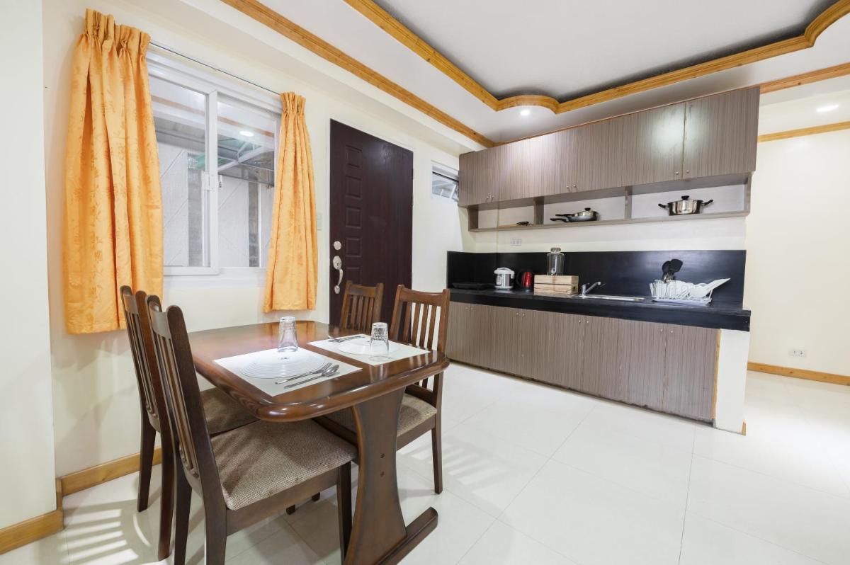 2 Bedroom Unit with Breakfast for 2pax - Housity