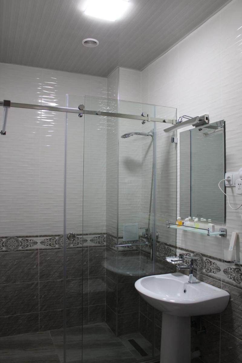 Hotel Shosh Modern - Housity