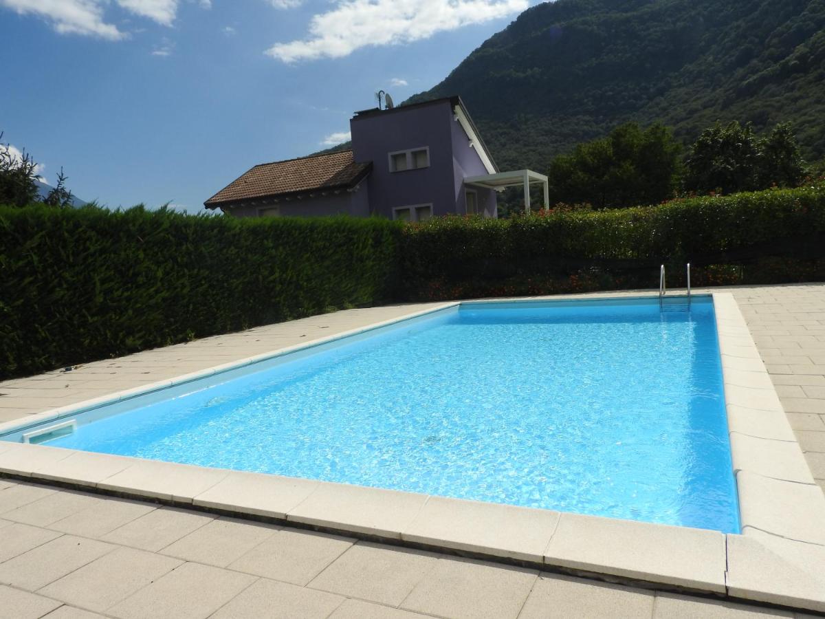 "Lake & Mountain" Summer House - Housity