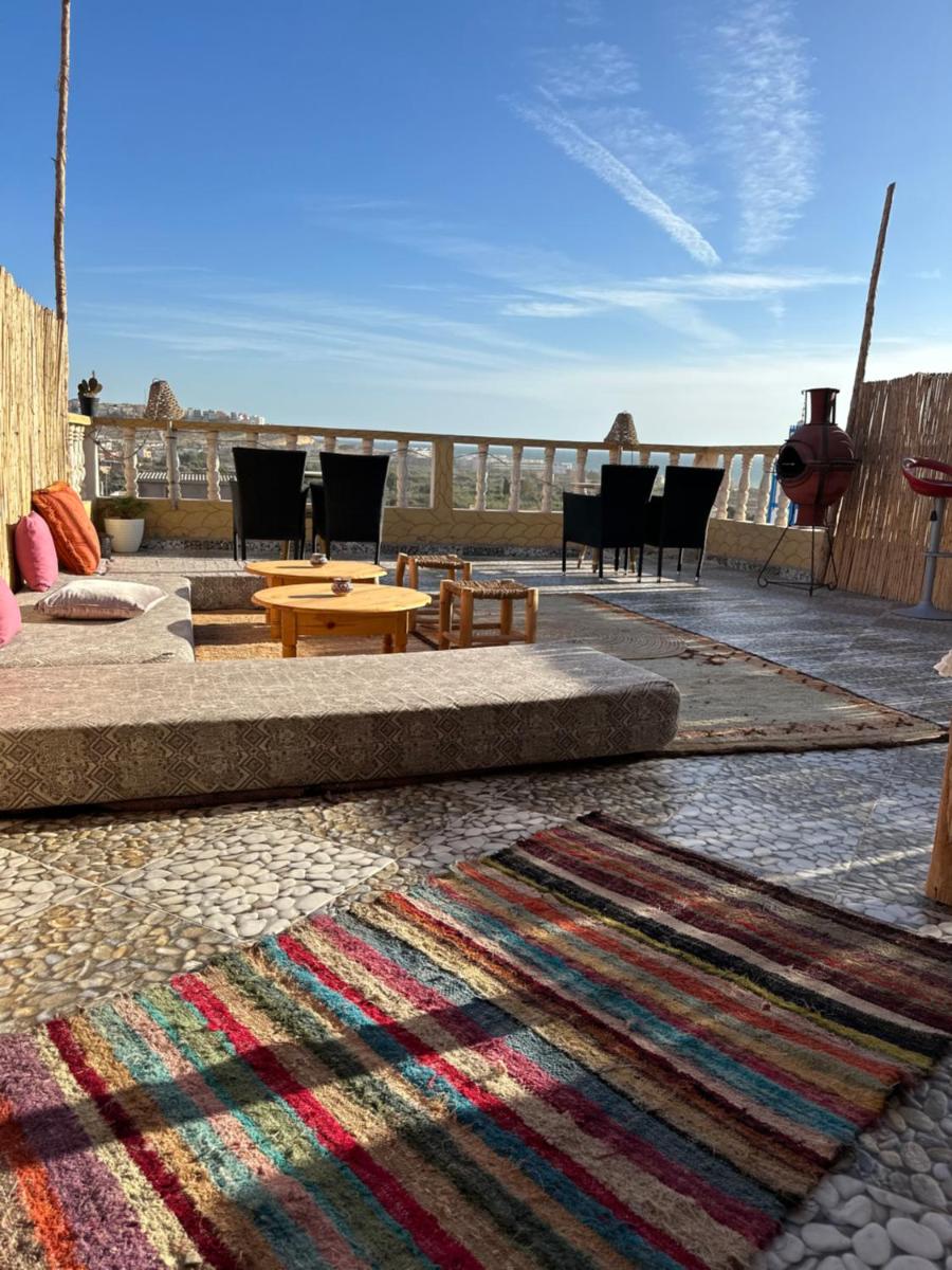 Psycho Surf Camp - Housity