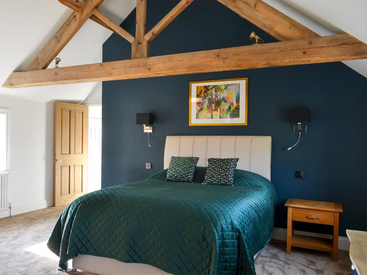 Martin Cottage - UK32941 - Housity