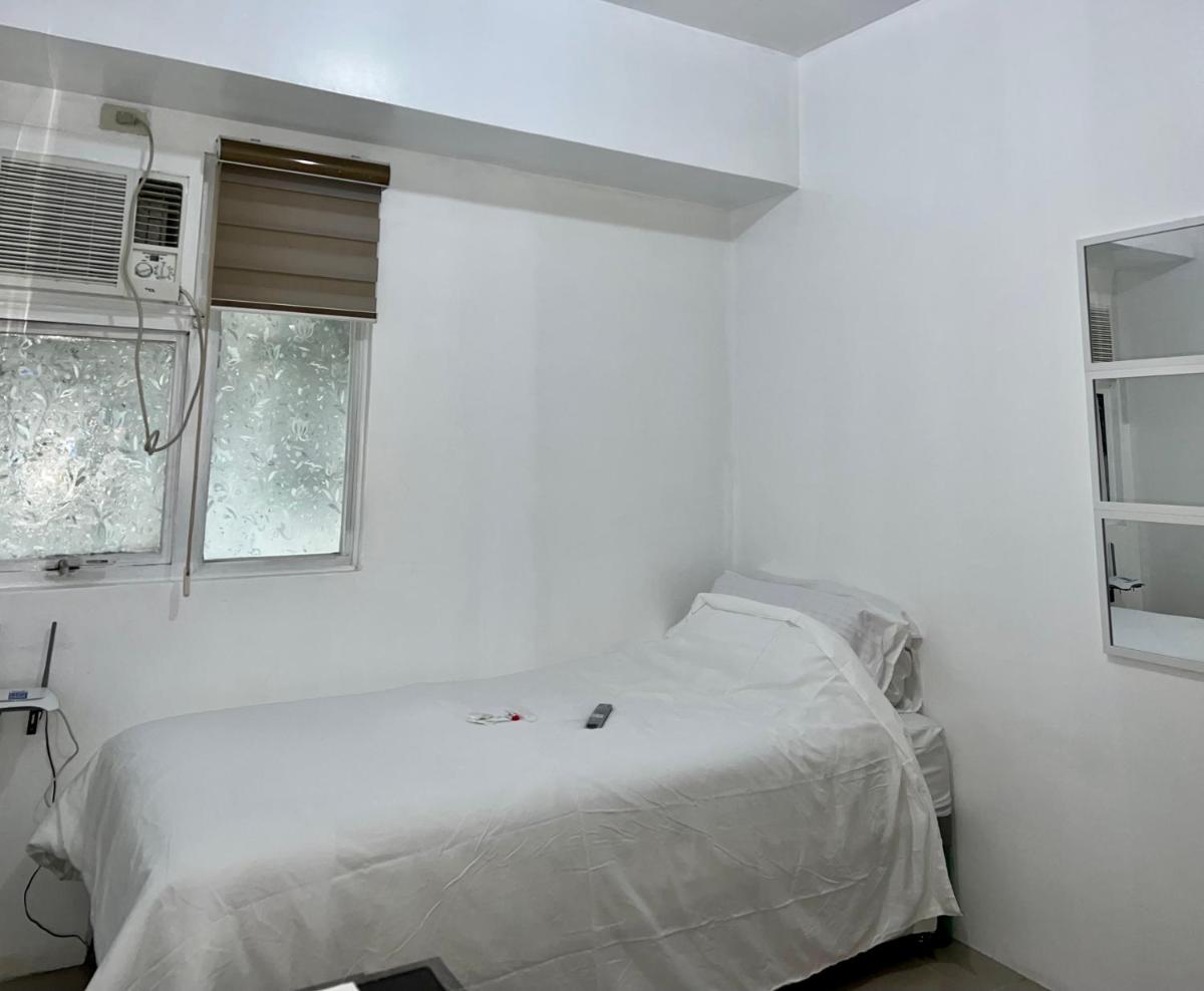 Urban Deca Tower (Belle's Place Statcation) - Housity