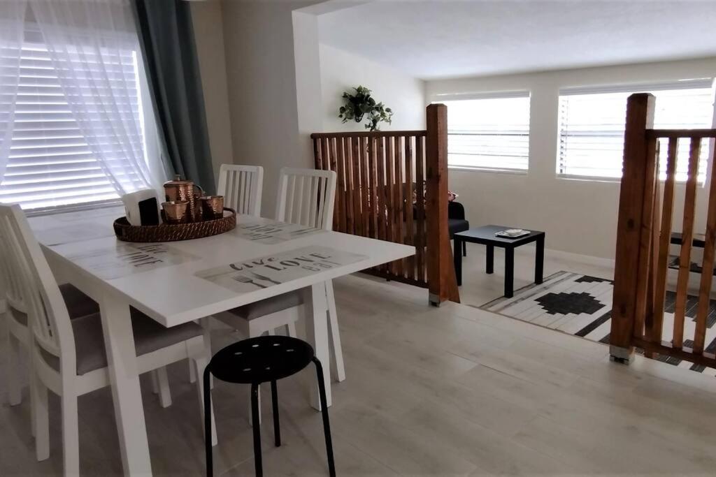 *Home in Sarasota Close to Siesta Key Beach* - Housity