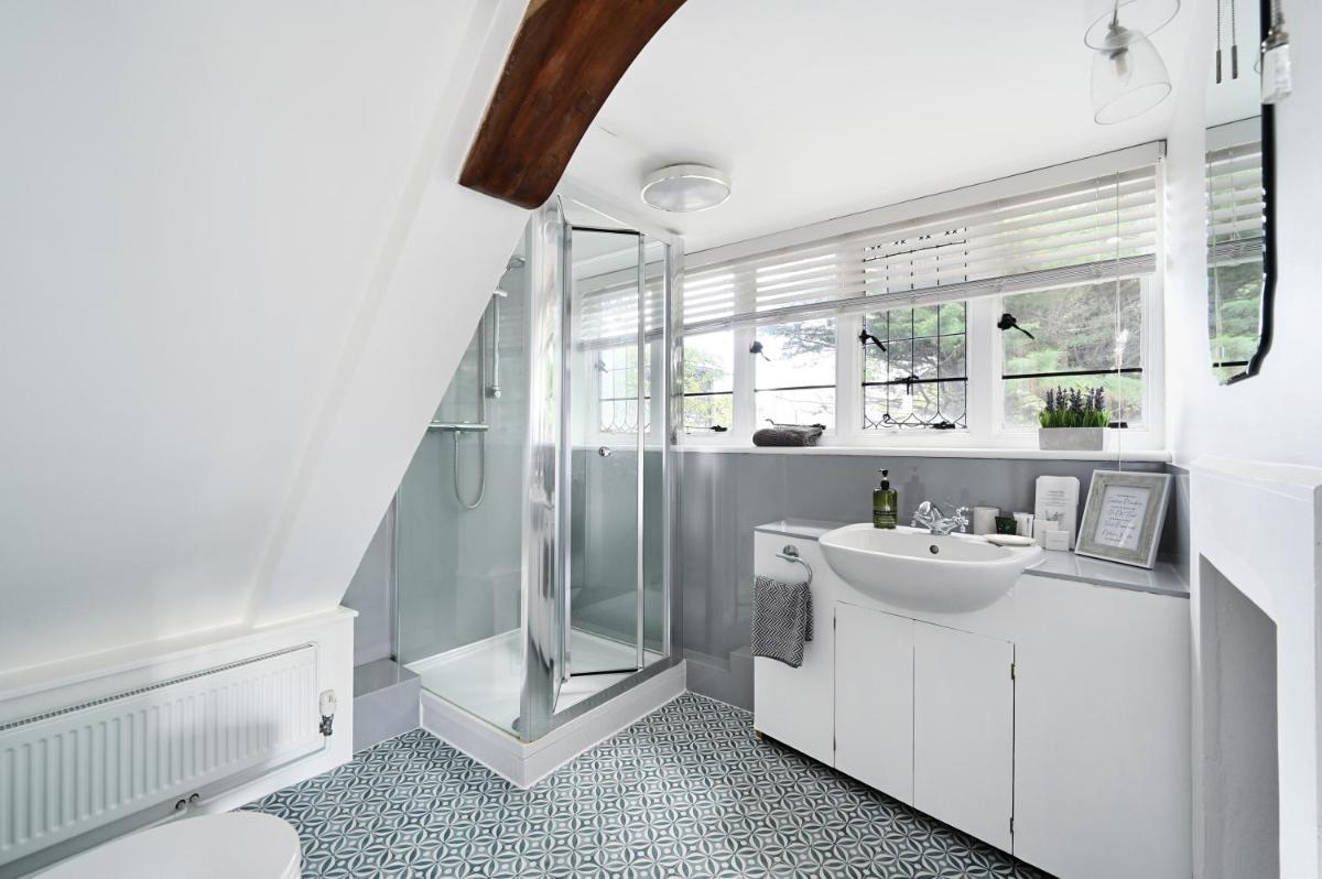 Walnut Tree House - Housity