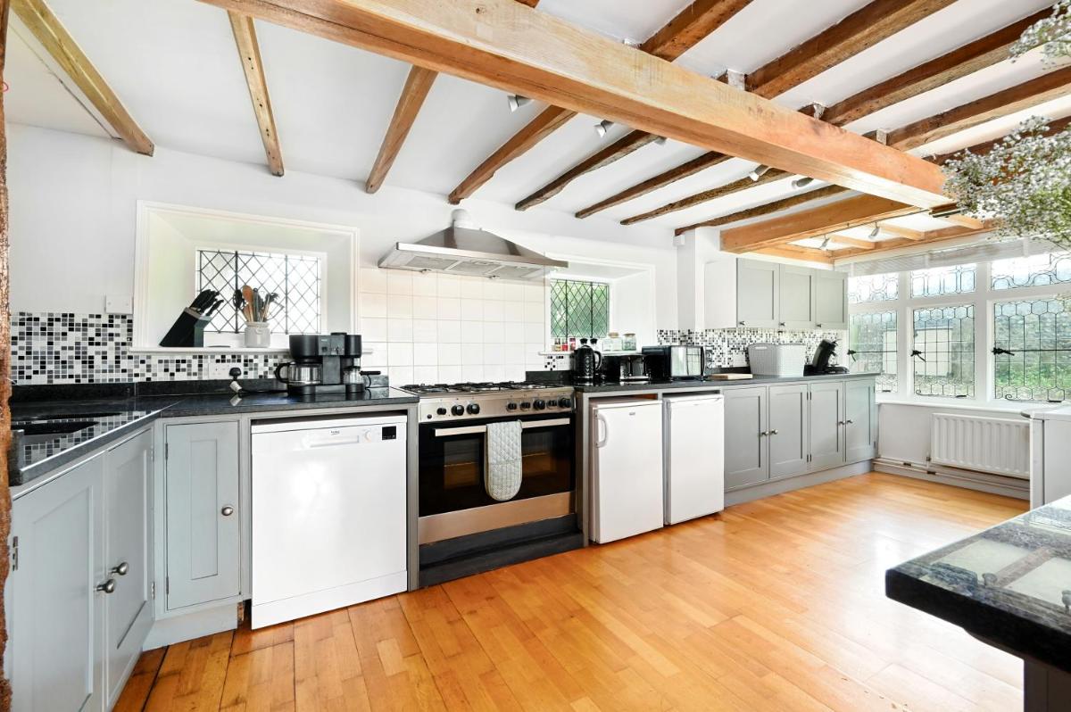 Walnut Tree House - Housity