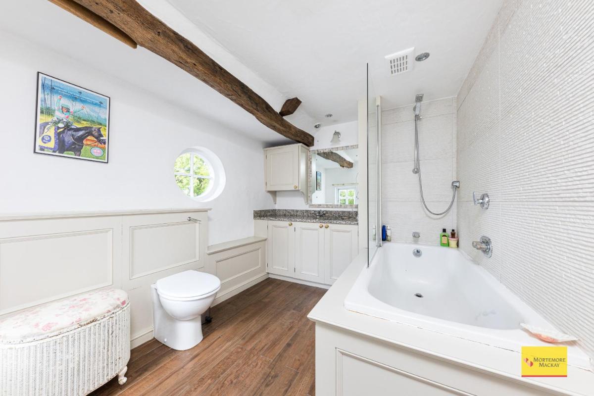 Clarendon Cottage - Housity