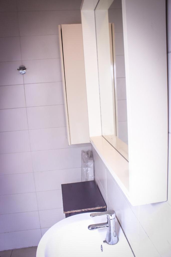 Rare! Cozy 3-bedroom flat in the heart of Lagos. - Housity
