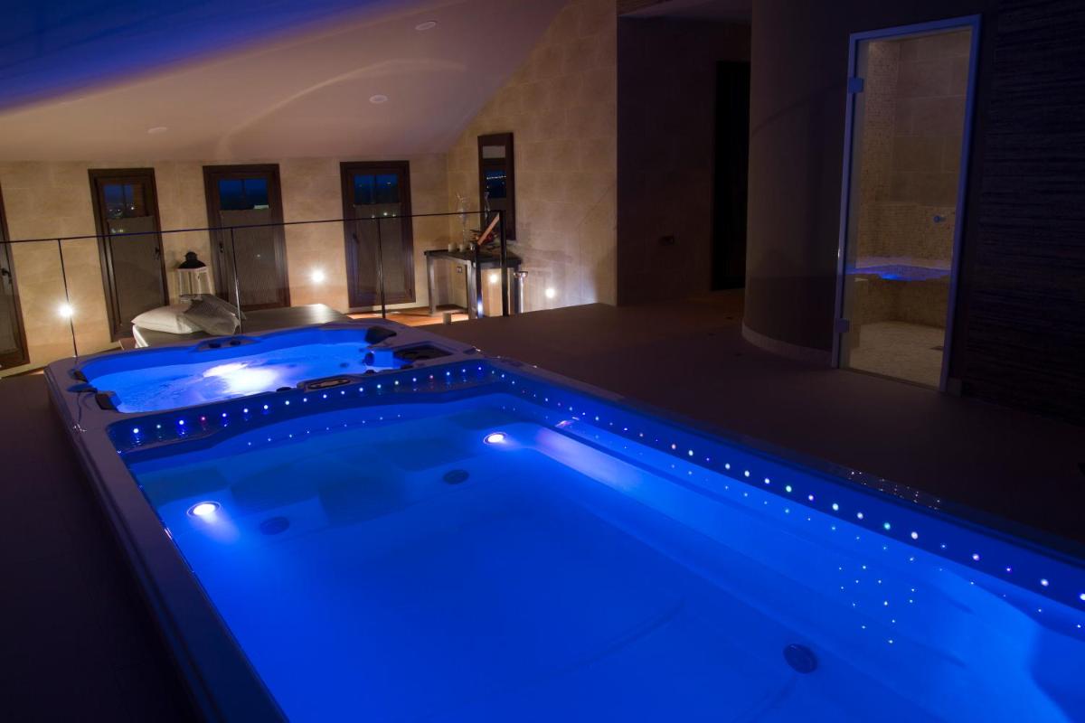 Piscina en o cerca de Cal Barber