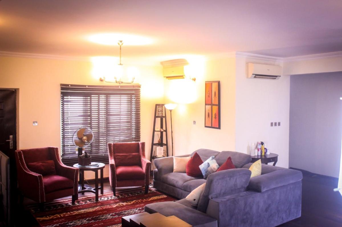 Rare! Cozy 3-bedroom flat in the heart of Lagos. - Housity