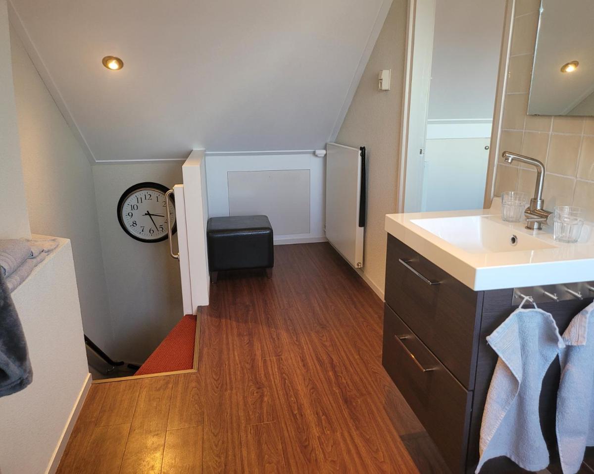 Bed & Budget123 - Housity