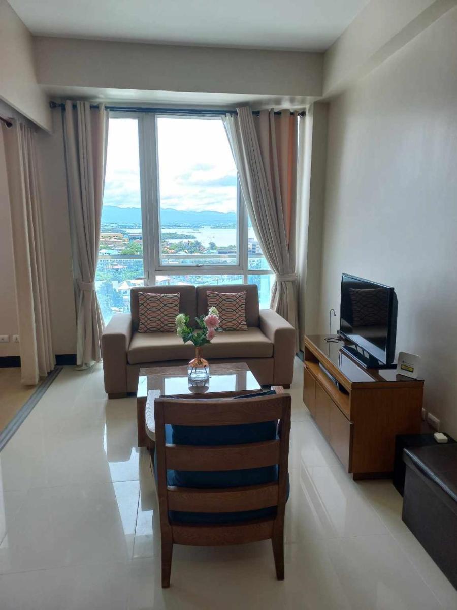 EGO's CONDO-Mactan NewTown Cebu-1BR - Housity