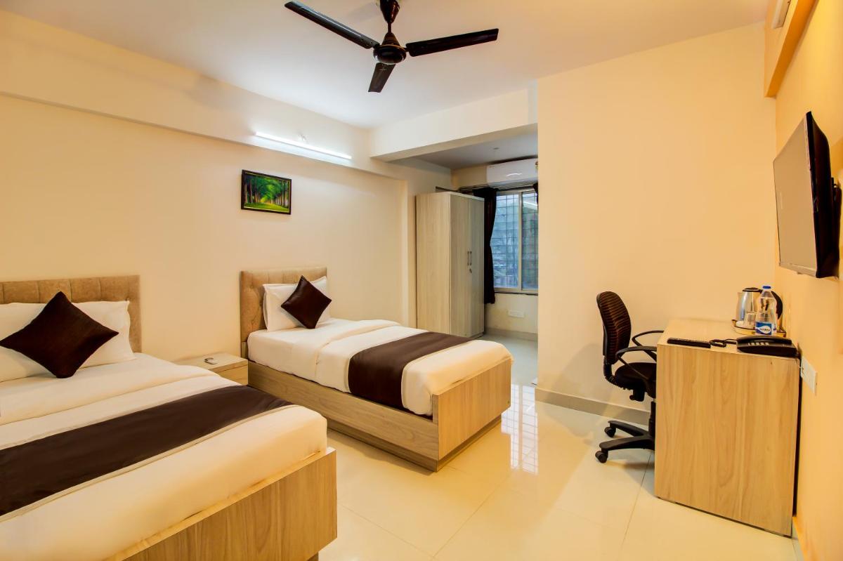 AY PLUS SUITES - Housity