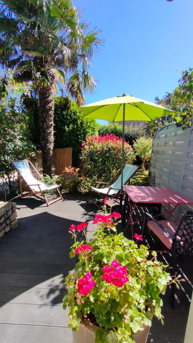 Studio vue sur jardin à 3 mn en voiture de la mer - Housity