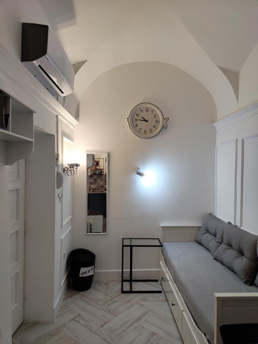 Room Angel - Hizvo