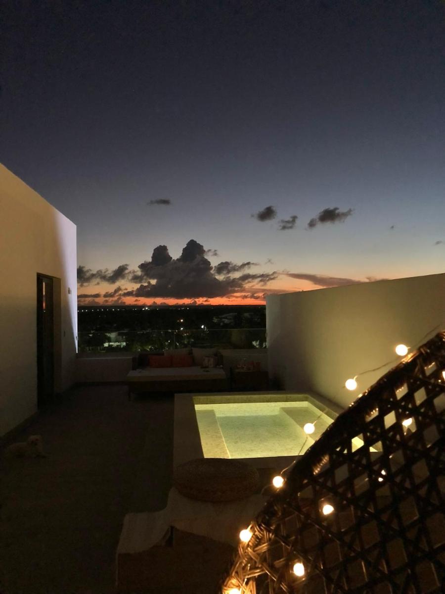 Pool Penthouse Skyview, 1 min walk to the Beach - Housity