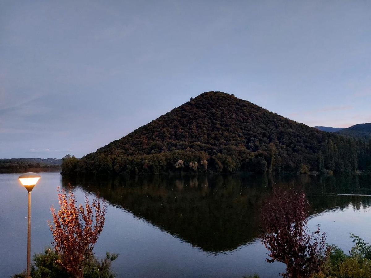 Le finestre sul lago - Housity