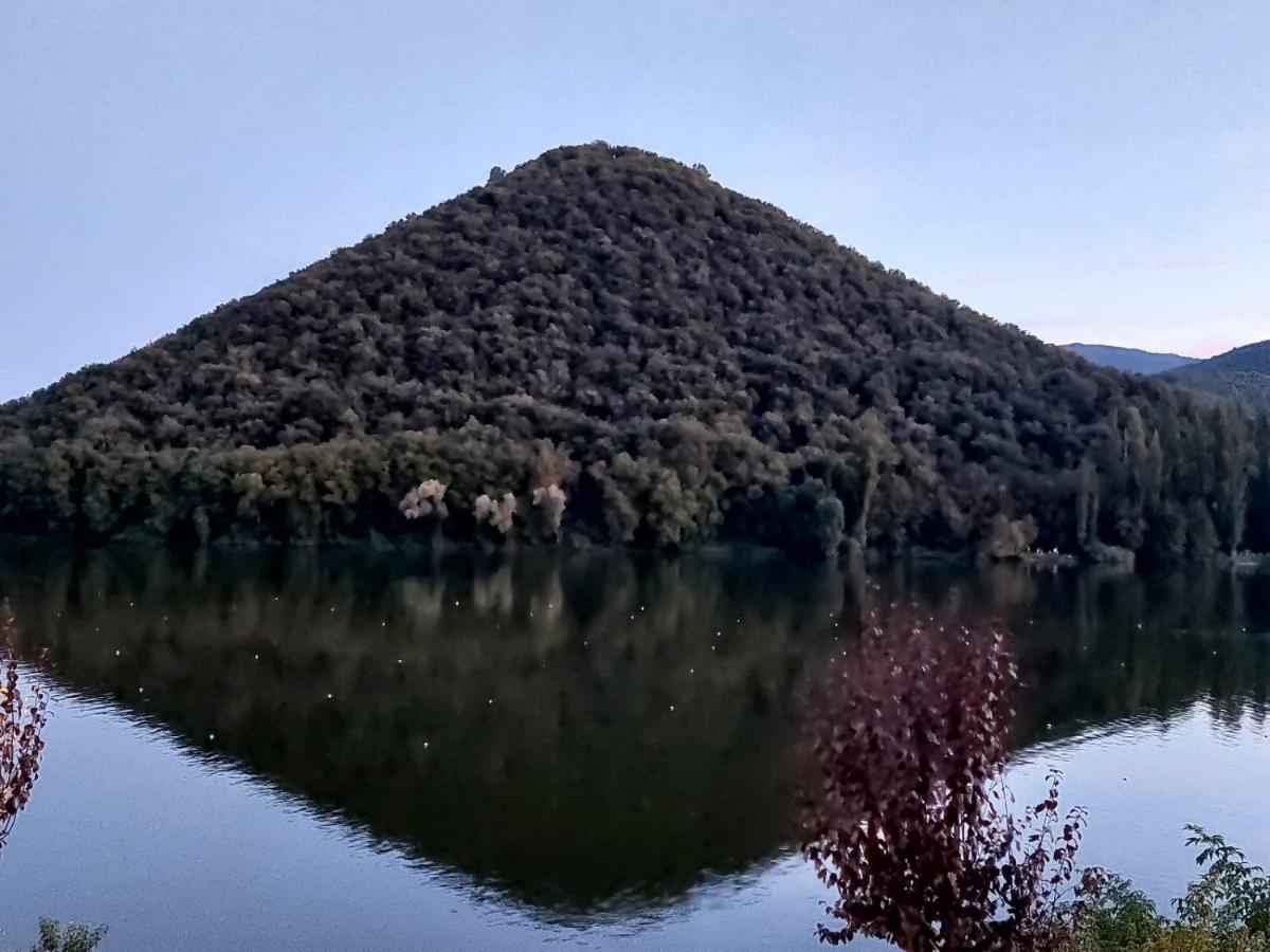 Le finestre sul lago - Housity