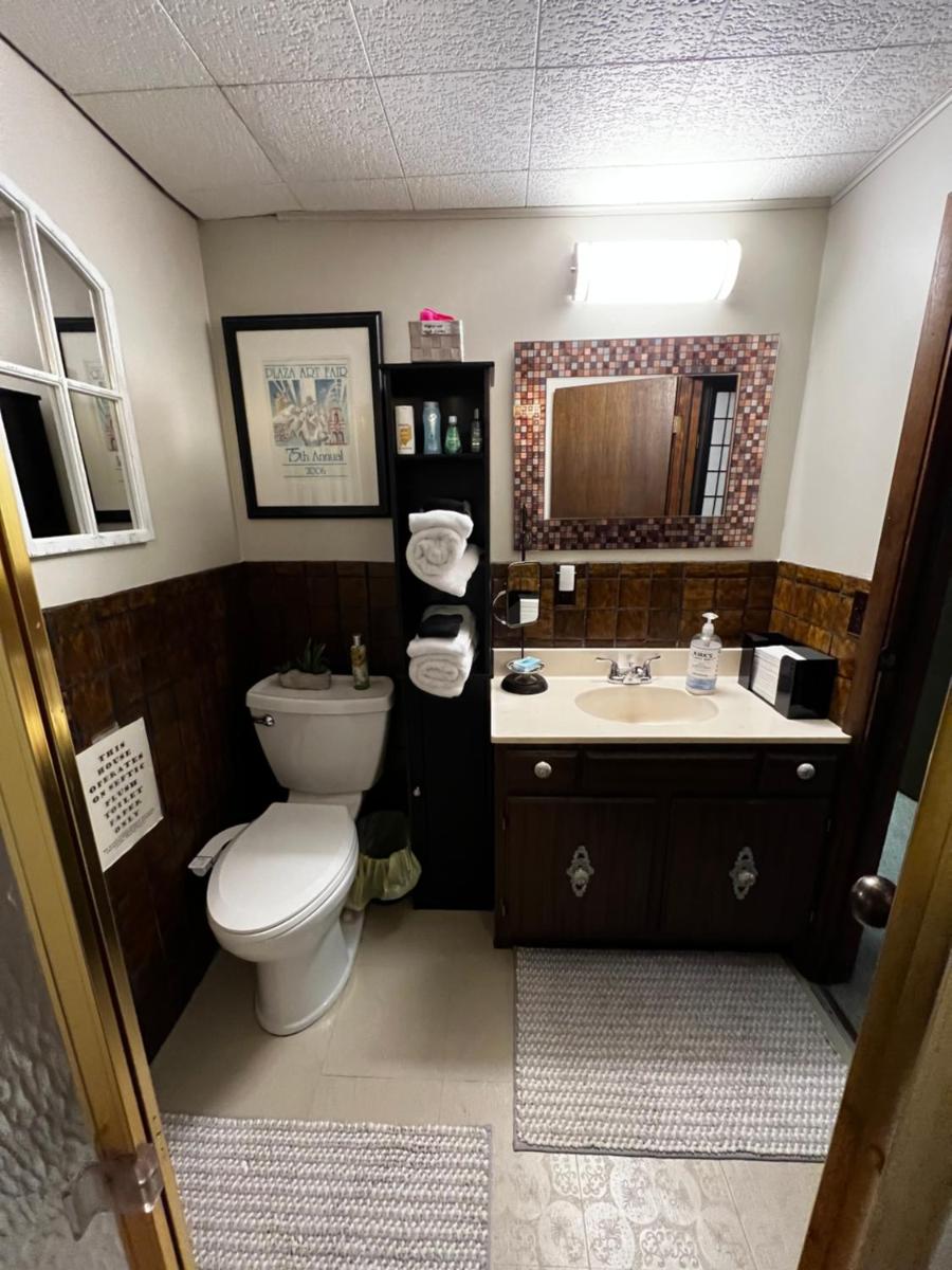 Suitetrails - DELIGHTFUL Patio Apartment in SOUTH KC