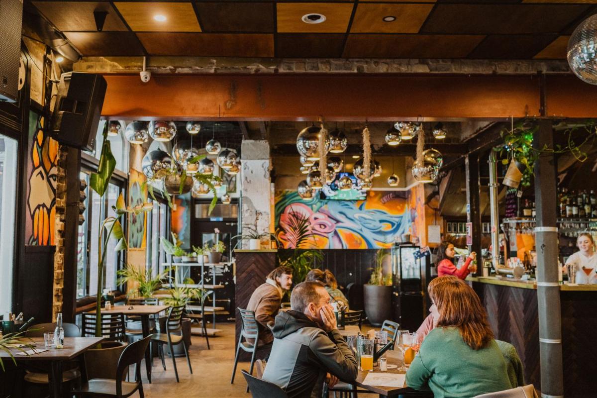 Six Degrees Boutique Hotel - Housity