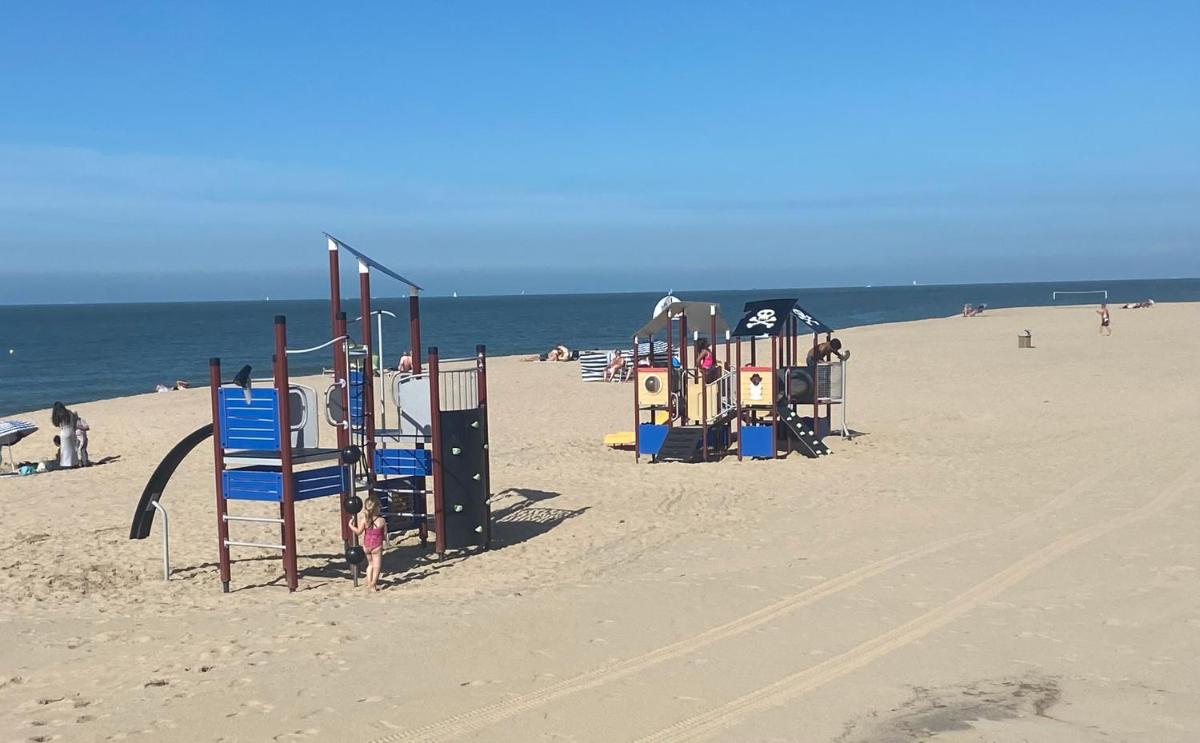 Ruim zonnig appartement op 50m van strand - Housity