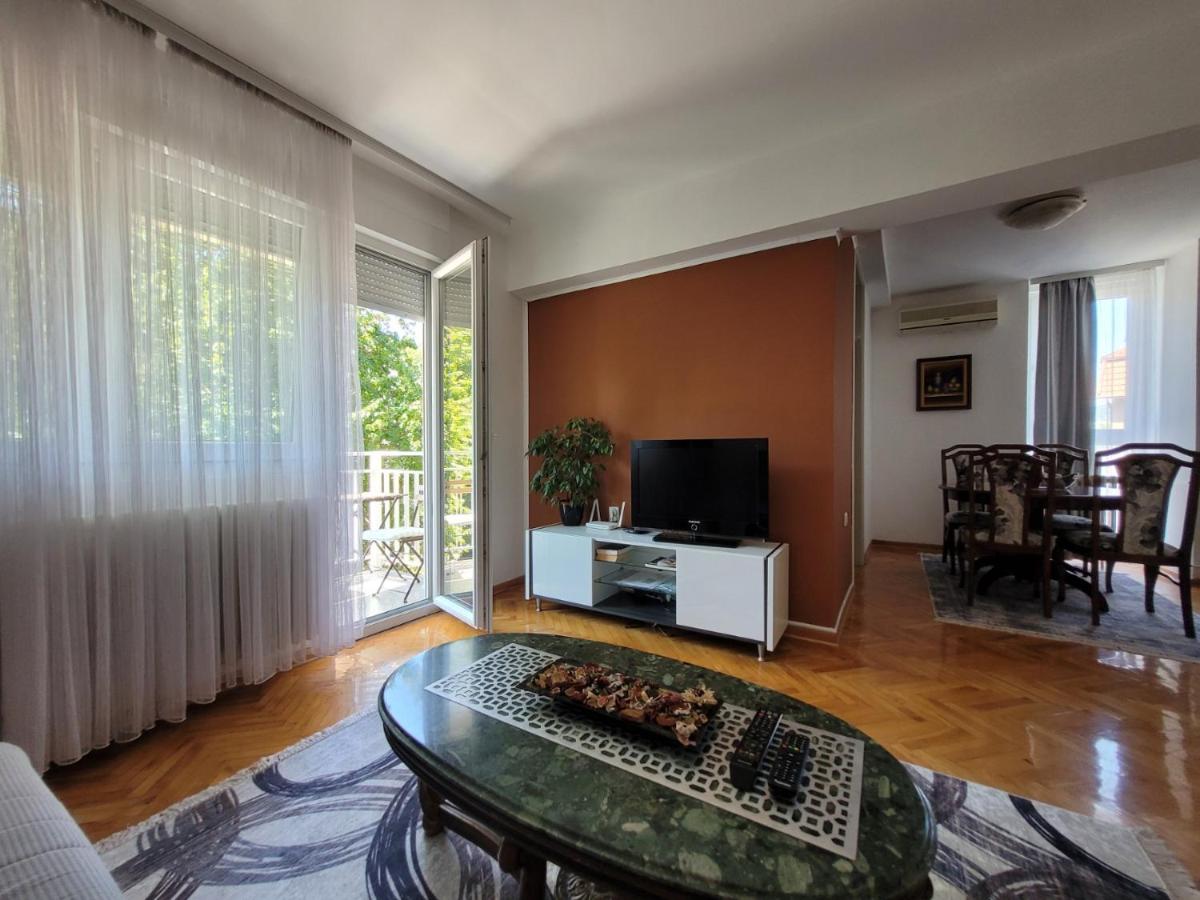 Community Park Apartment - Housity