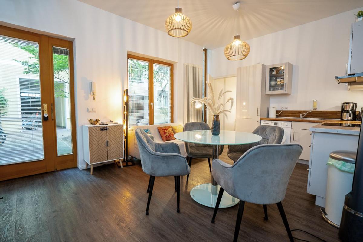 Suitetrails - Boxi Jungle House - unique in Friedrichshain - 3BR