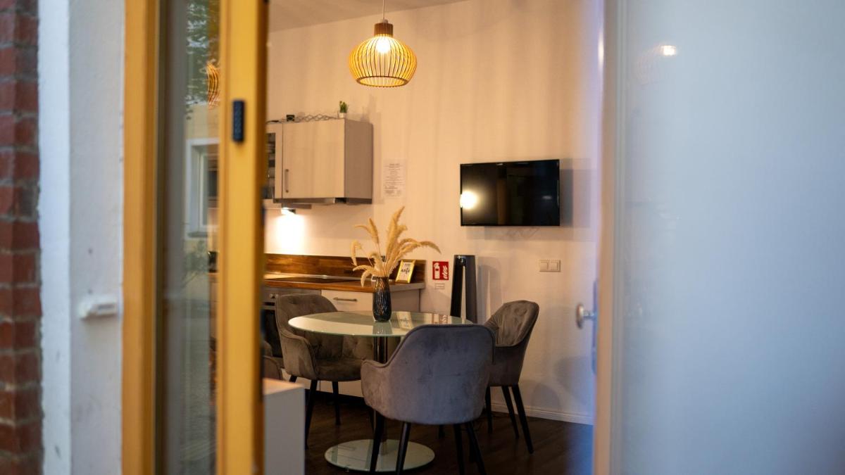 Suitetrails - Boxi Jungle House - unique in Friedrichshain - 3BR
