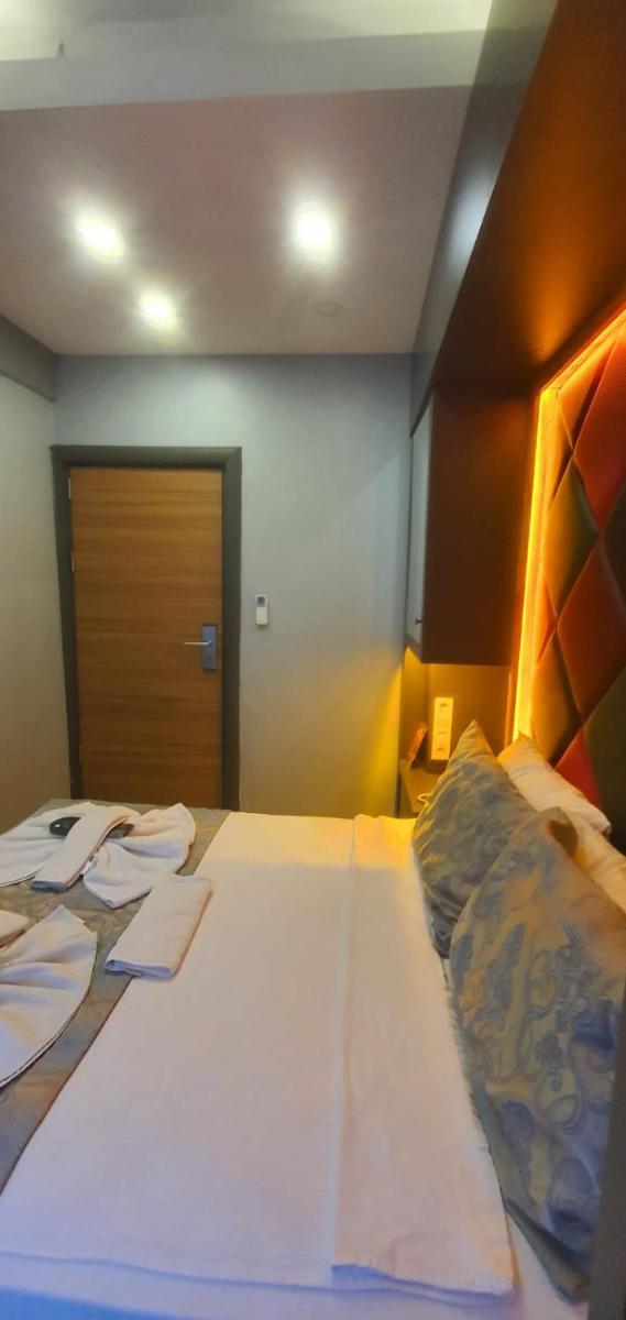 Grand Esen Hotel - Housity