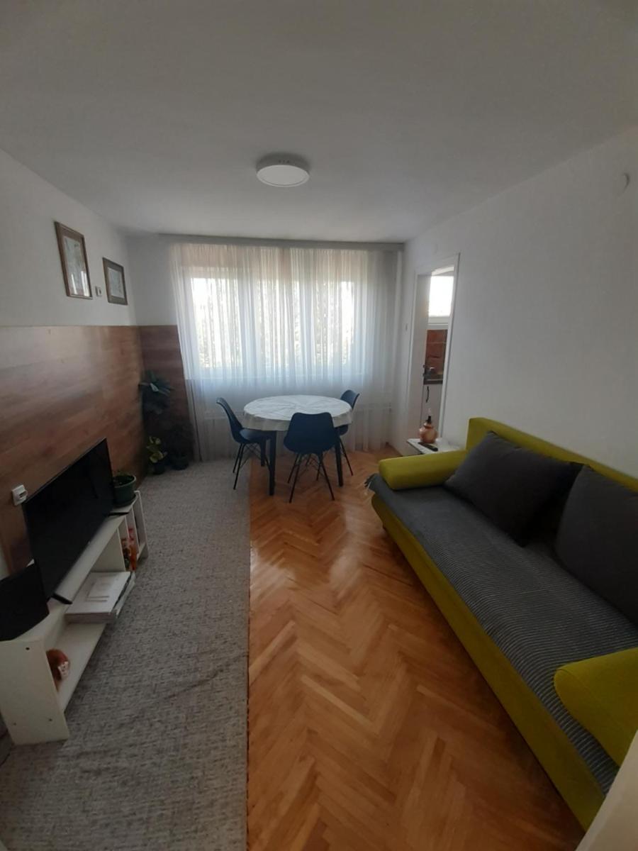 Centar apartman - gradski trg - Housity