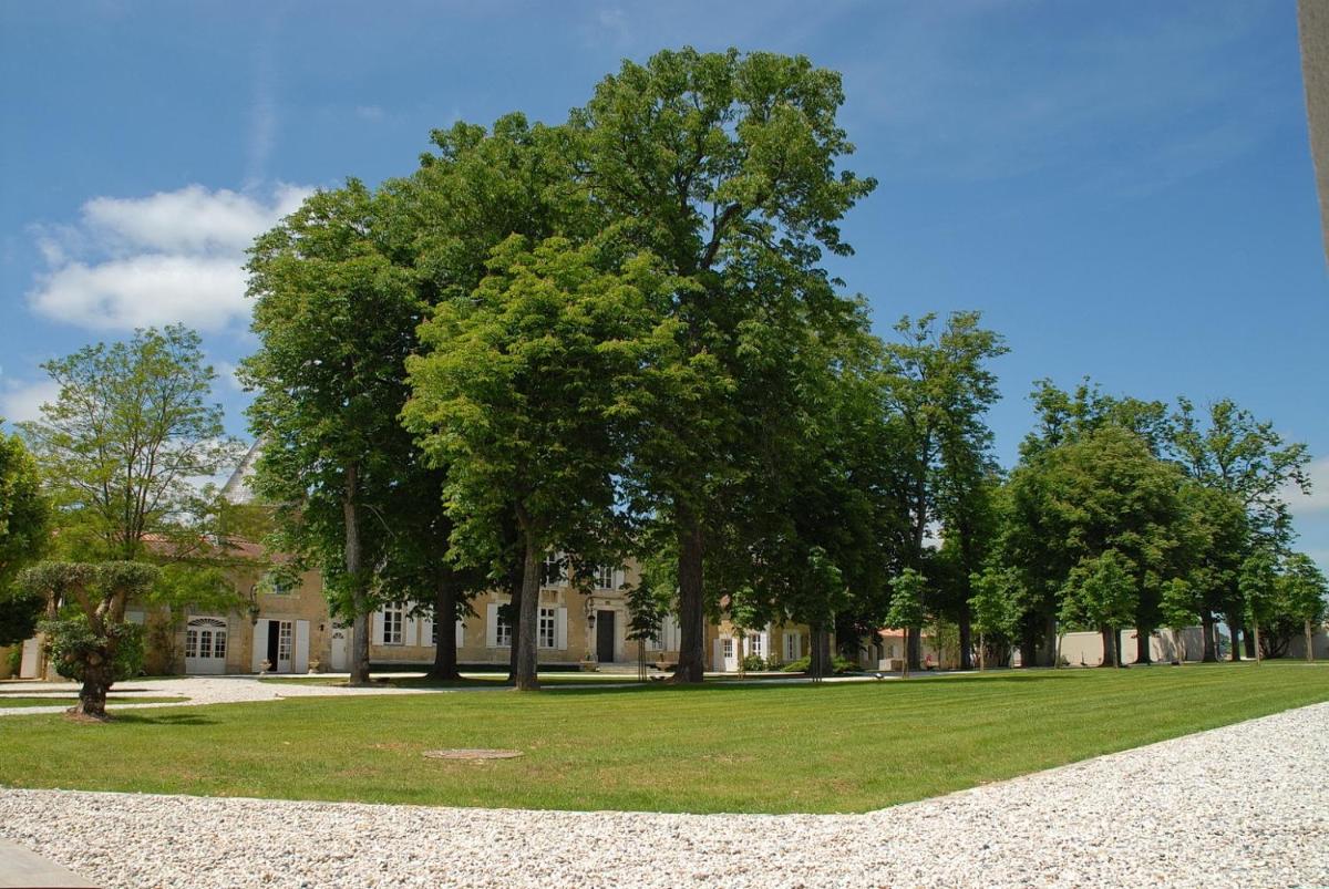Jardin de l'établissement Le Logis du Péré