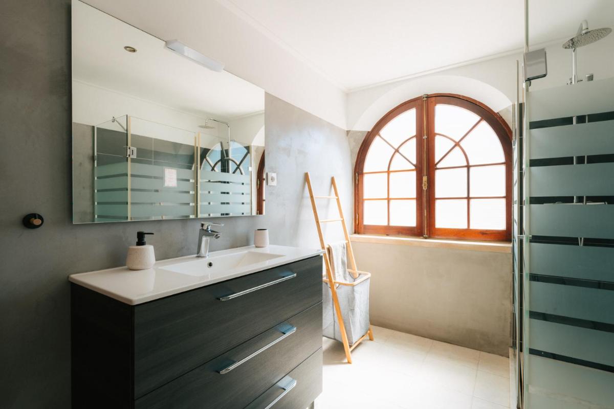 Alfaiate Beach House - Housity