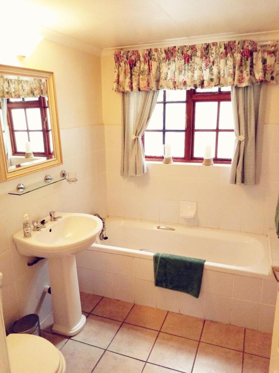 Peebles Cottage - Housity