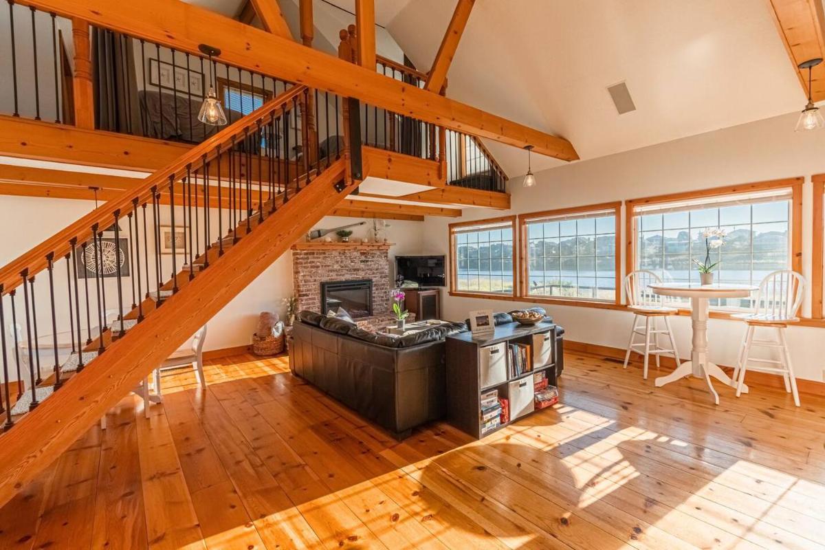 Pacific City River House Loft - Housity