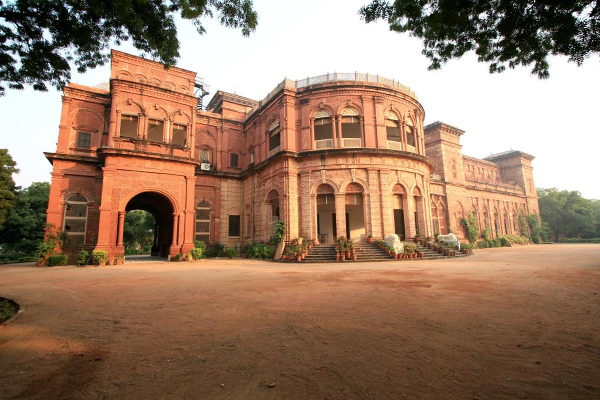 Raj Niwas Palace - Housity
