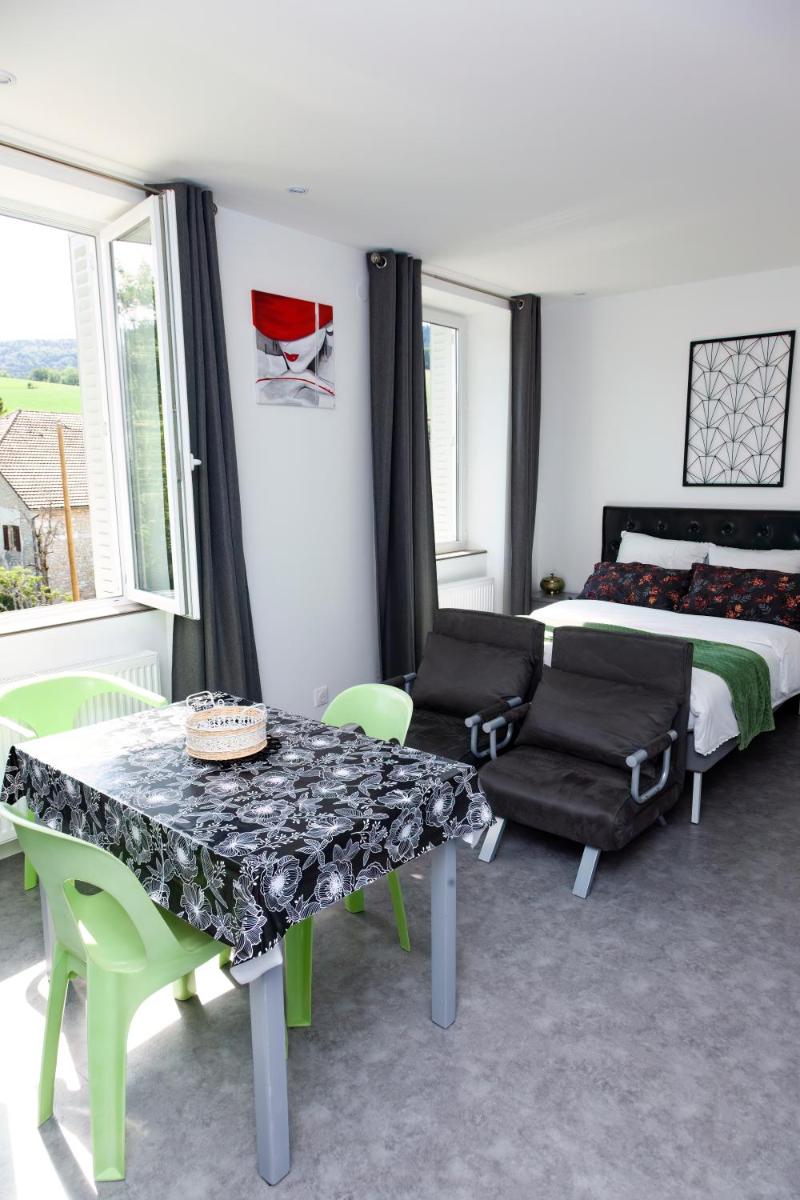 LA BATISSE l'arbre gris - Housity