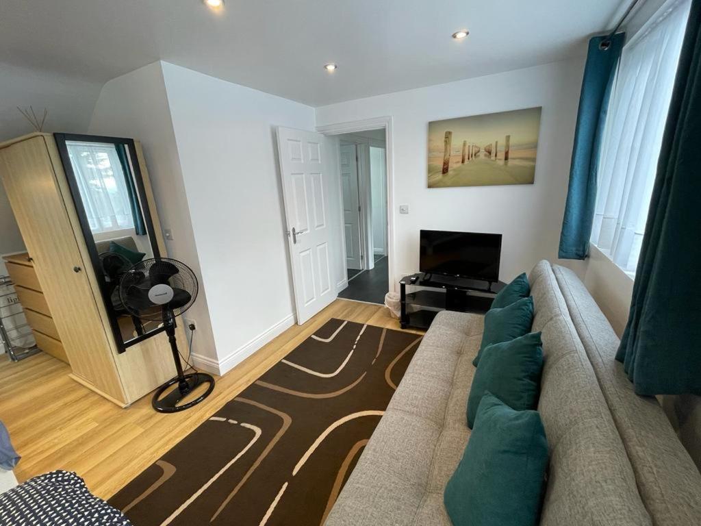 SPACIOUS Guest House Apartment - Housity