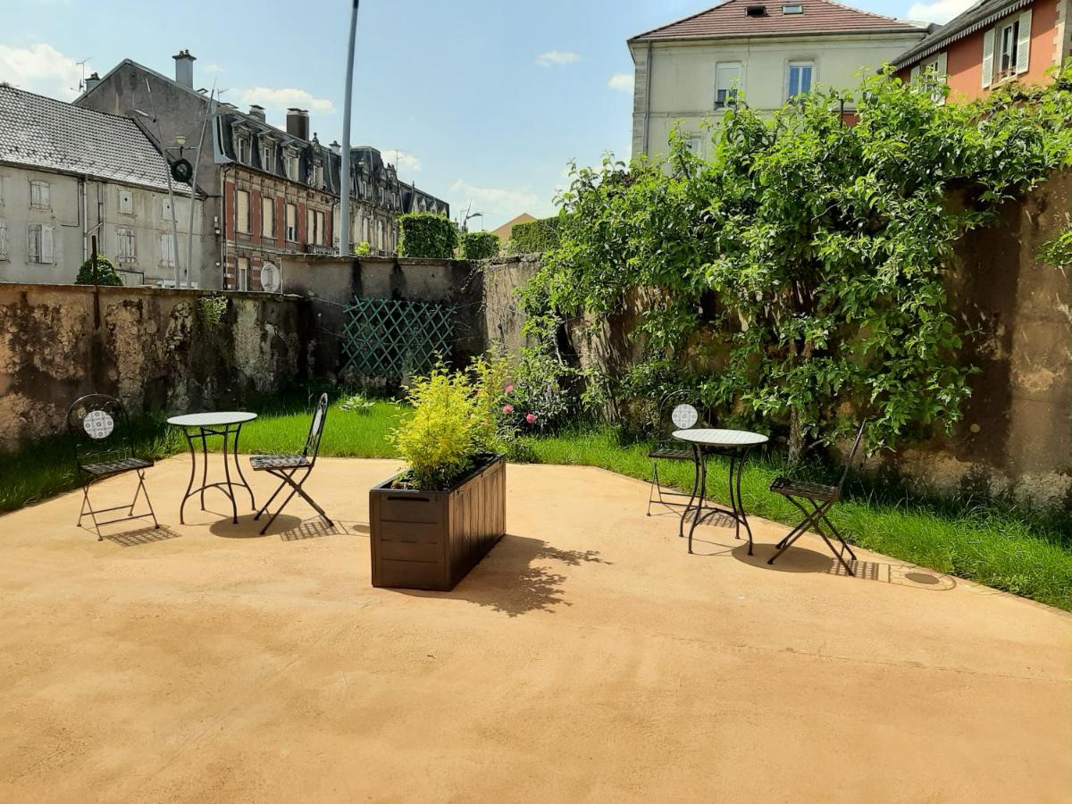 Suitetrails - La chambre de maître du boulevard Thiers, entrée et terrasse privatives