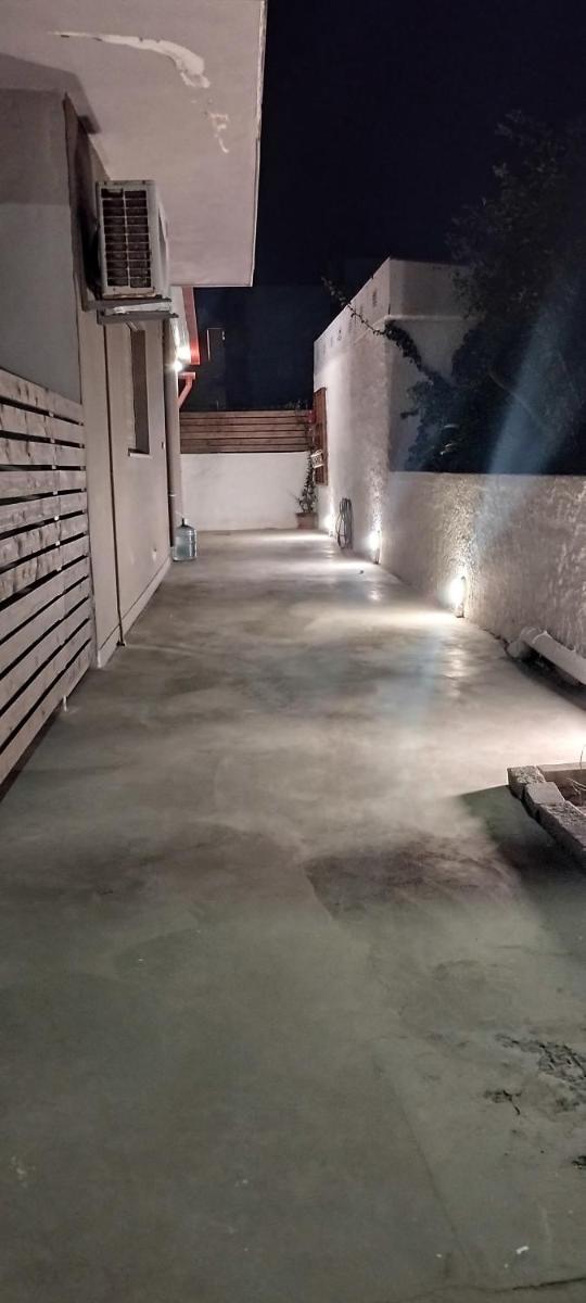 Pikinas Studios near ATH airport - Housity