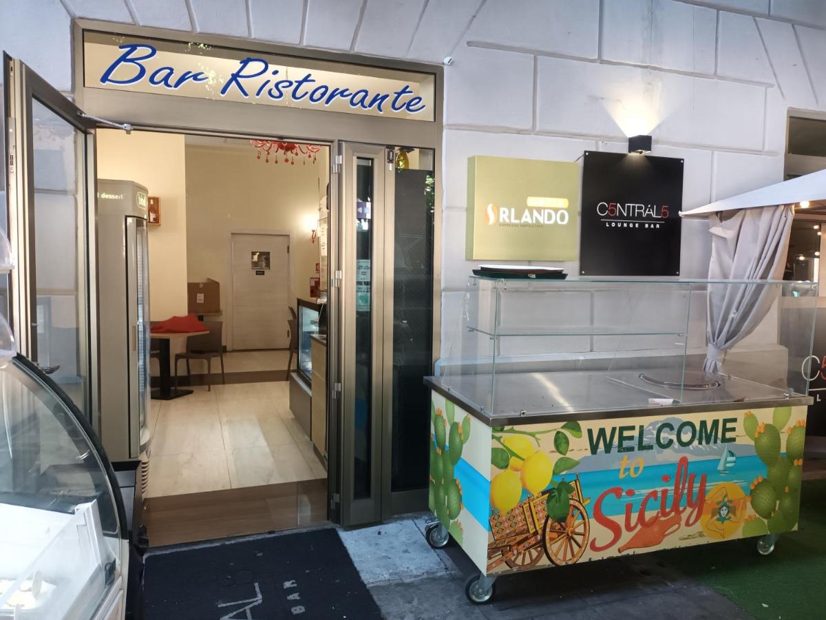 55 Aira Hotel - Housity