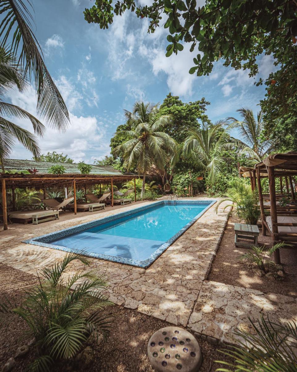 Namaste Beach Club & Hotel - Housity
